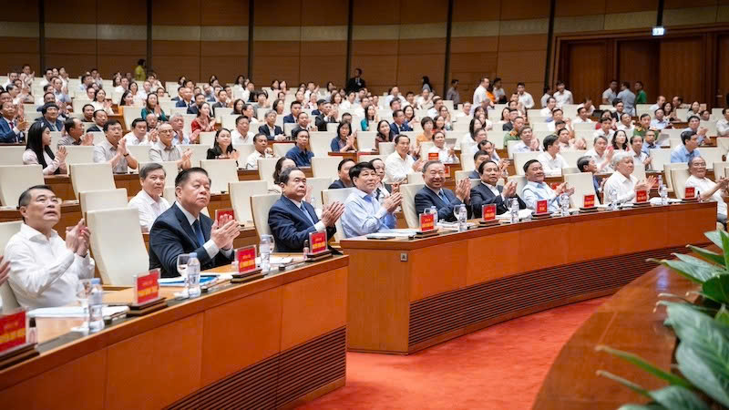 Các đại biểu dự Hội nghị tại điểm cầu Hội trường Diên Hồng, Nhà Quốc hội.