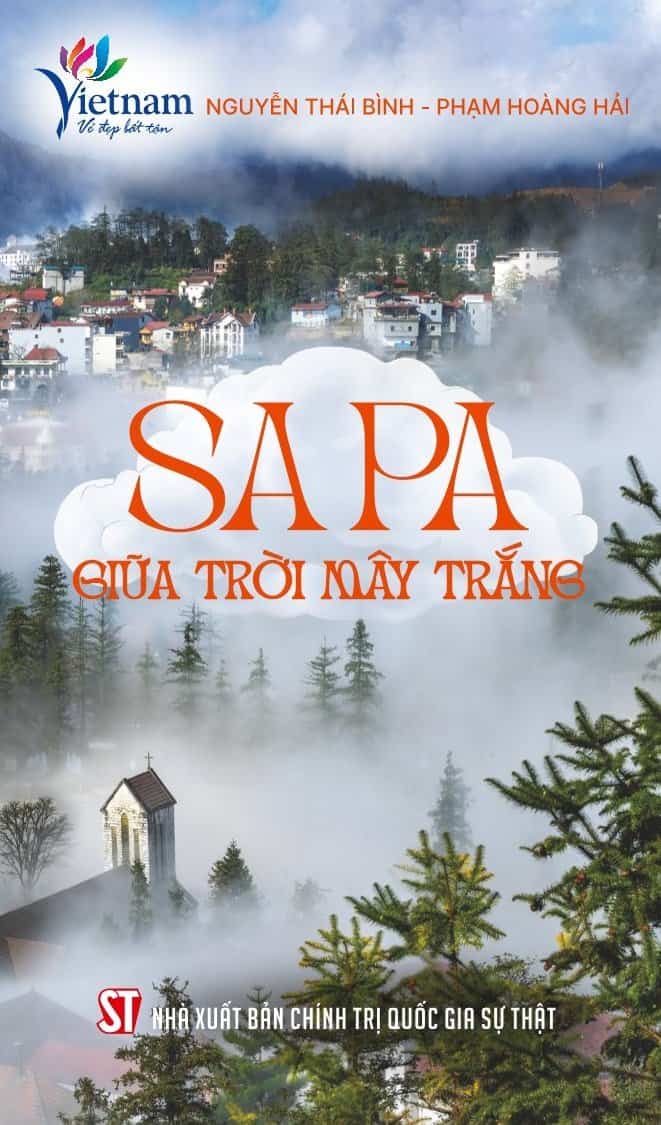 Sa Pa giữa trời mây trắng