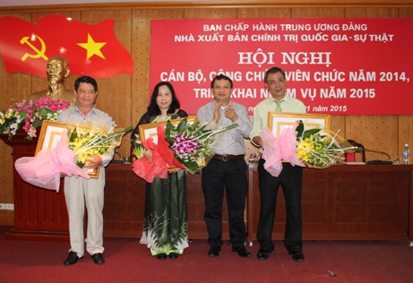 1-HN CNCV-Huan chuong Lao dong Hang Ba cua CTN cho 3 tap the