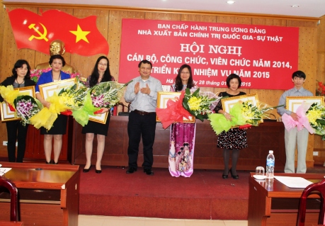 2-HN CNCV-Huan chuong Lao dong Hang Ba cua CTN cho 6 ca nhan