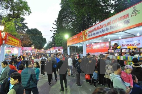 9.11.2016 Lan pho sach xuan binh than