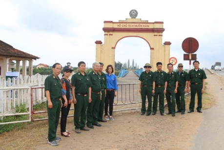 Bờ Bắc Cầu Hiền Lương