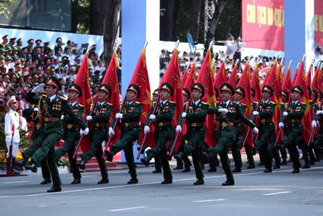 Các lực lượng vũ trang nhân dân diễu binh trong Lễ kỷ niệm 40 năm Giải phóng hoàn toàn miền Nam thống nhất đất nước 30-4-1975 - 30-4-2015