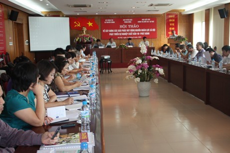 a Dan-Hoat dong tieu thu sach