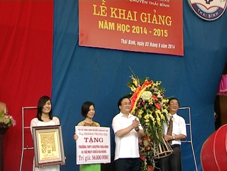 hoang trung hai - khai giang