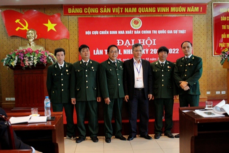 hoi cuu cb8 1