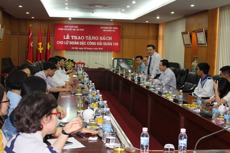trao tang sach 1a