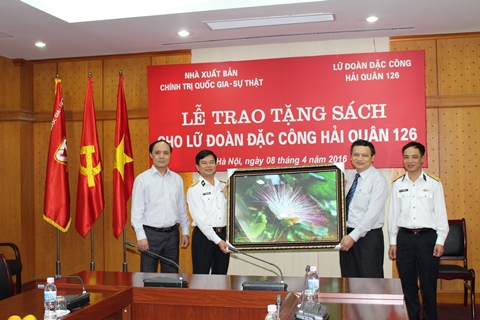 trao tang3a