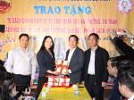 Nhà xuất bản Chính trị quốc gia Sự thật trao tặng sách và tài khoản đọc sách điện tử cho cán bộ, đảng viên huyện Hưng Hà, tỉnh Thái Bình